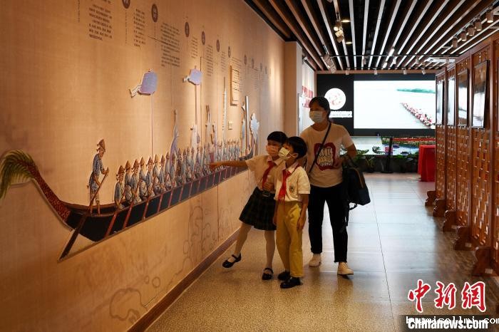 口罩戴前要甩一甩?染色口罩不安全?关于口罩的那些事儿……